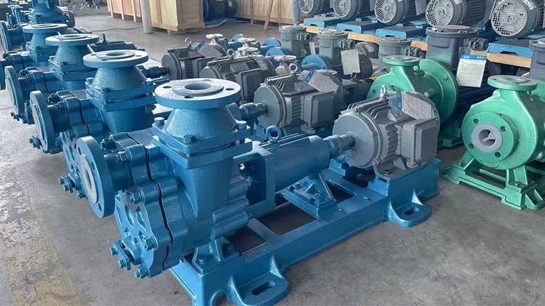 Fluoroplastic self-priming pump